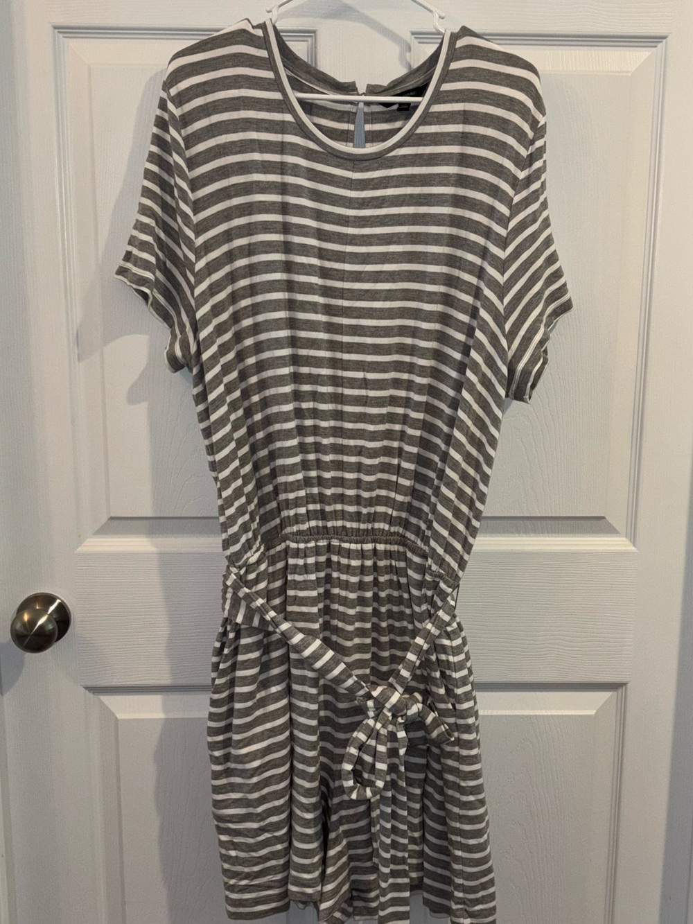 Banana Republic Striped Romper Gray and White Women’s Size XXL Comfy Stretchy